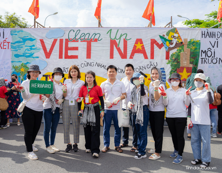 HERBARIO đồng hành cùng XANH VIỆT NAM trong chiến dịch Clean Up Việt Nam lần 5