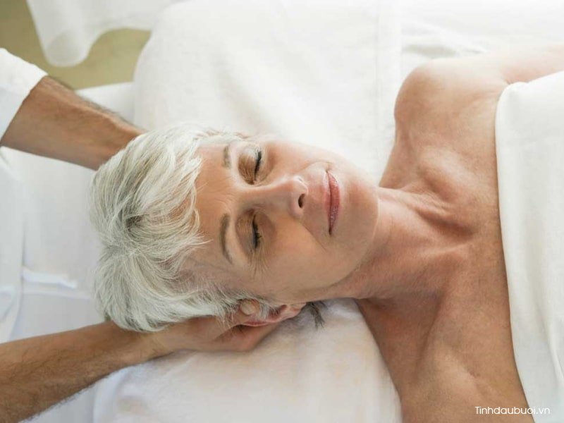 massage da dau cho nguoi cao tuoi