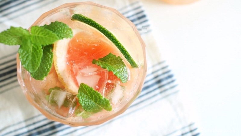 cach lam mojito buoi chanh