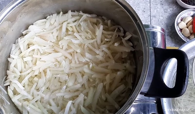 cach lam nem chua chay bang vo buoi