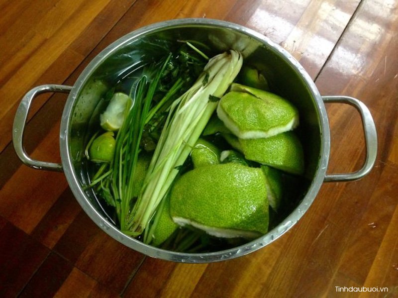 Cách dùng vỏ bưởi gội đầu cach dung vo buoi goi dau