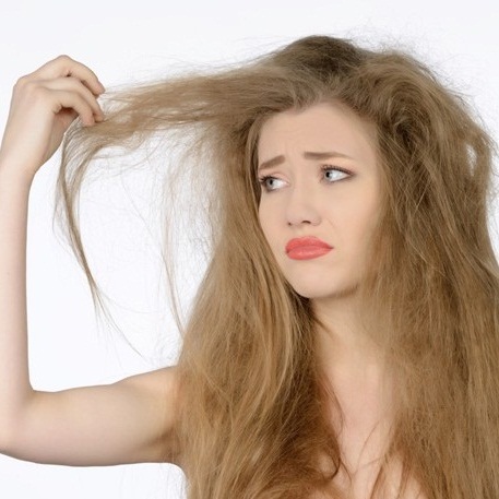 3 nguyên nhân khiến tóc bạn trở nên hư tổn nặng